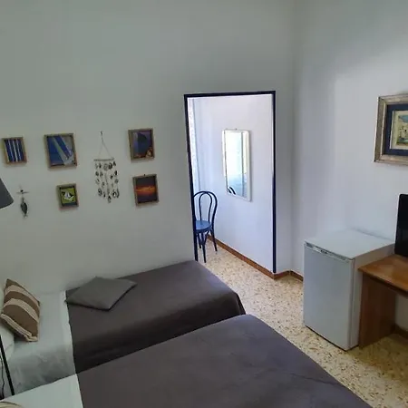 Monolocale Spiaggia S Maria Porto Apartment *